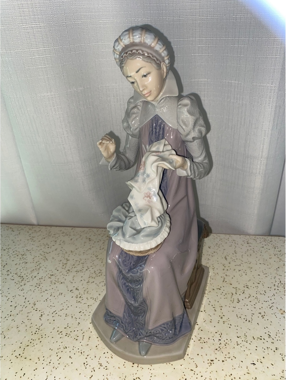 Vintage Lladro 5126 Sewing A Trousseau Retired Mint Condition Original